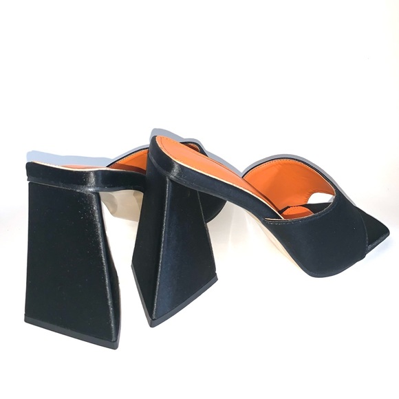 Triangle Block Heels - Picture 4 of 9